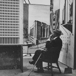 Frank Lloyd Wright fotografiado por Pedro E. Guerrero en 1953. El MoMA celebras hasta el 1 de octubre el 150 aniversario de su nacimiento con una exposición glosada por Julio Valdeón Blanco en su Carta desde Nueva York.